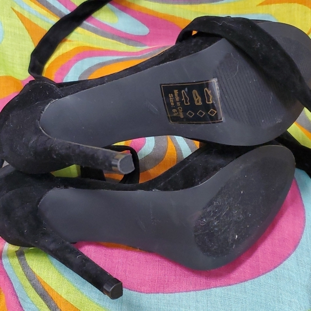 Shoe Republic LA Black 6" Stilletto Heels SZ 6.5 - Picture 5 of 5